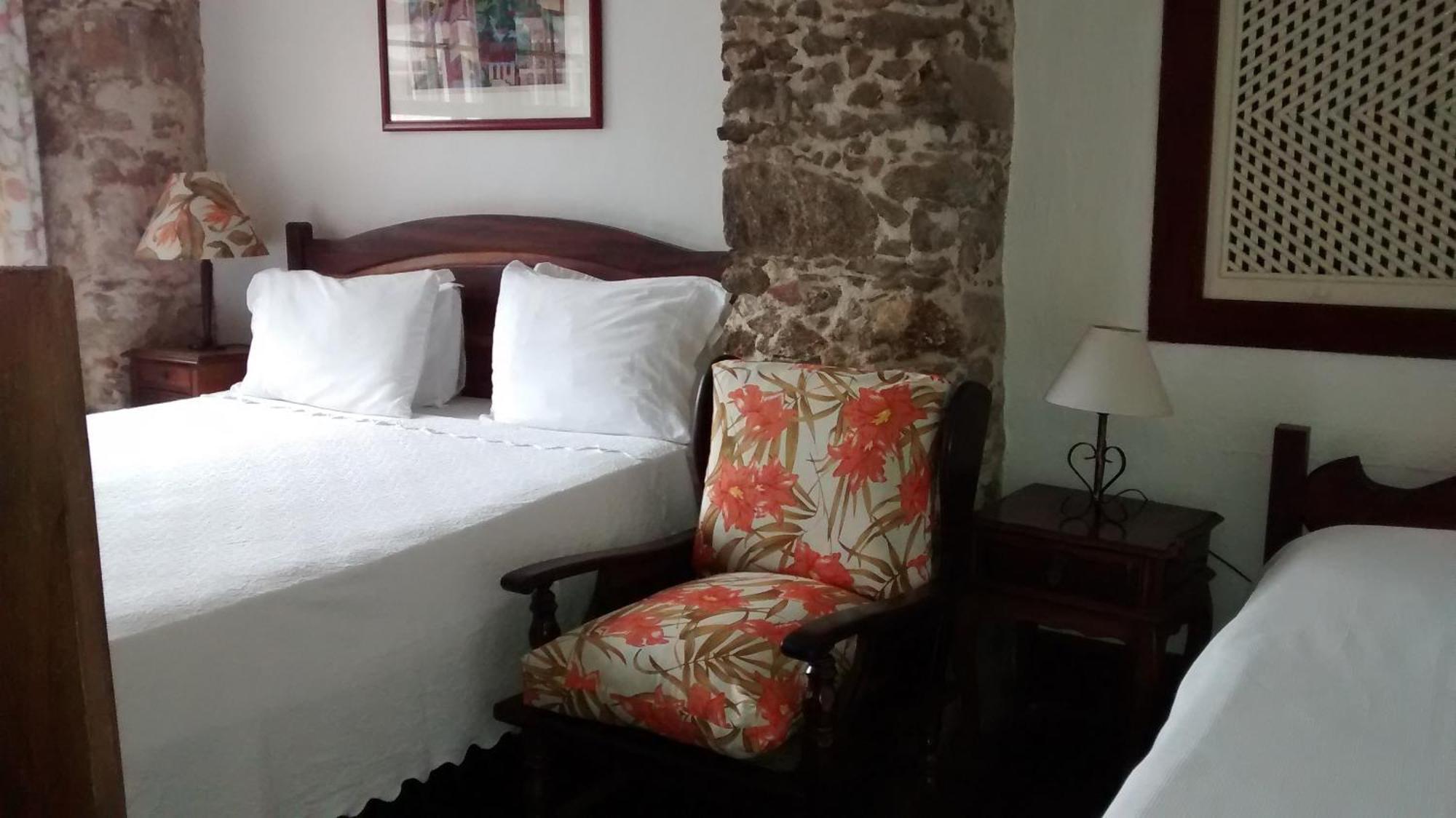 Pousada Arte Colonial - Casarao Historico Do Sec XVIII - Lancha Propria Araquari Szoba fotó